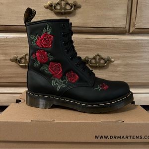 Never worn 1460 Vonda Docs